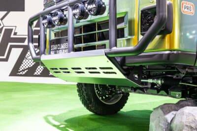 ダイハツ ハイゼット トラック ジャンボ スタークライマー：フロントバンパーの下には、アンダーガードを装着