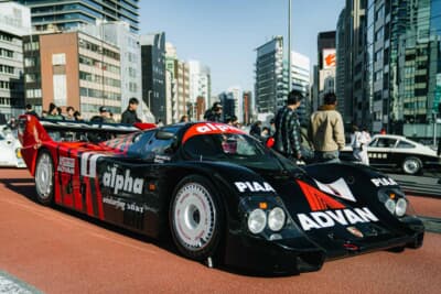 シャシー111のポルシェ 962C。コックピット横には「KUNIMITSU／KENJI」のドライバーズネームが貼られている