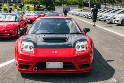 ホンダ NSX：赤い牽引フックが特徴的なフロントフェイス