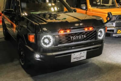 フロントバンパーは箱ばん屋オリジナルデザイン。無骨なSUVらしさをスクエアフォルムで表現している