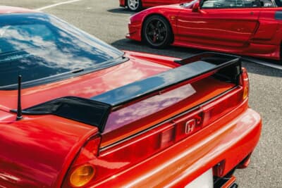 ホンダ NSX：NSXタイプRを想起させる形状のウイング