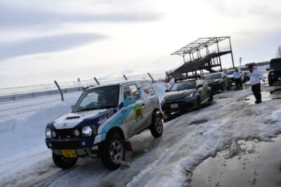 SSに挑む各車。ここでそれぞれの走りを観察することも可能