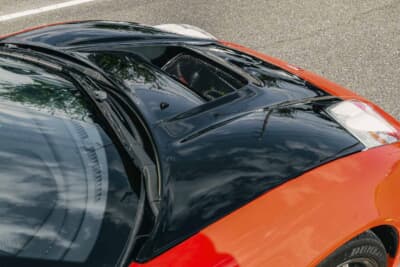 ホンダ NSX：ブラックのダクト付きボンネットを装着