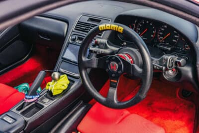 現在のシングル出しのマフラーの他、数本のマフラーを所有しているという