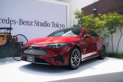 施設外に展示されたMHEV仕様の新型メルセデス・ベンツ「CLA」