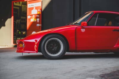 5万600ドル（邦貨換算約810万円）で落札された「ポルシェ 911 カレラ2.7 フラットノーズ仕様」（C）Courtesy of RM Sotheby's