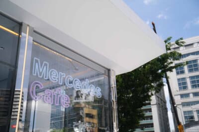 若年層も気軽に立ち寄れる雰囲気のオシャレなカフェスタイルだ