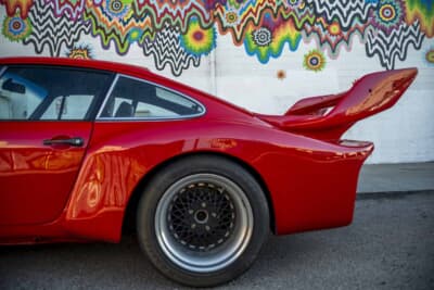 5万600ドル（邦貨換算約810万円）で落札された「ポルシェ 911 カレラ2.7 フラットノーズ仕様」（C）Courtesy of RM Sotheby's