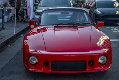 5万600ドル（邦貨換算約810万円）で落札された「ポルシェ 911 カレラ2.7 フラットノーズ仕様」（C）Courtesy of RM Sotheby's