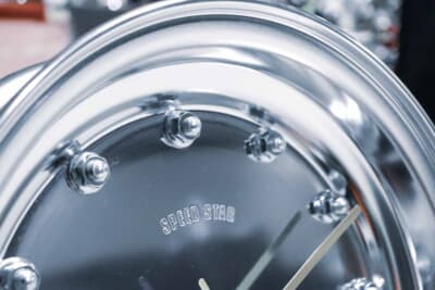 SSRテーブルクロック:細部までリアルに作り込み。所有する喜びが感じられる逸品だ