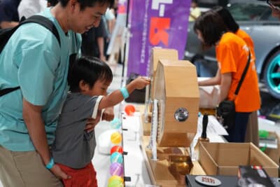 オートメッセ愛知では子供たちも存分に楽しめるコンテンツが盛り沢山。クルマ好きのお父さんはぜひ家族を連れて来場してほしい（写真は昨年の様子）