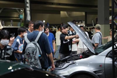 出展メーカーやショップの担当者と直接コミュニケーションを取れるのはこのイベントの魅力のひとつだ（写真は昨年の様子）