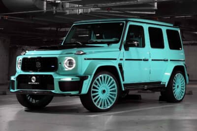 メルセデスAMG G63：ロビンズエッグブルーをフルペイントでまとい、ブラバスのWIDESTARキットとボディ同色ホイールで全身を統一した一台