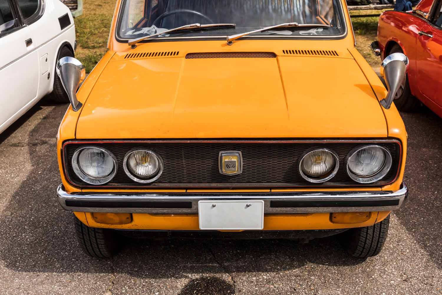 息子の一言で45年来の相棒が復活！三菱「ミニカ70」を親子で楽しむ旧車