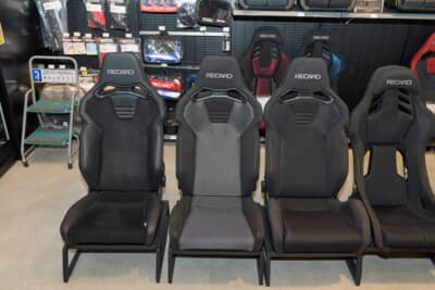 社外シートの選び方：シート自体は大別して、バケットシート（一番右）とリクライニングシートに分けられる。あとは装備や表面仕上げによってもパターンが異なる