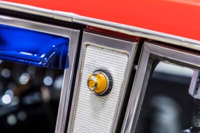 ダイハツ コンパーノ1000GT：オリジナルを保つBピラーのサイドウインカー。アンバーのレンズとシルバー仕上げのピラーが特徴だ