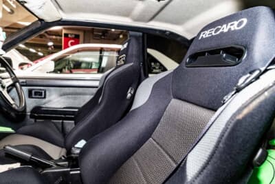 トヨタ スプリンタートレノ：ホールド性に優れるレカロのセミバケットシートを左右に装着。長距離も快適にこなす