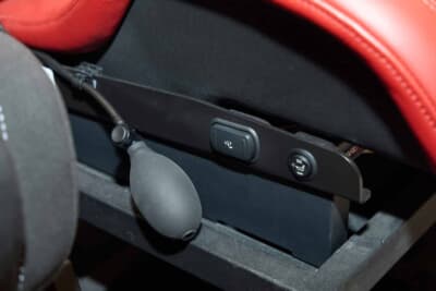 社外シートの選び方：モデルによっては電動リクライニング、シートヒーターまで備わっているものもある。こうしったものを駆使すれば高級車からの入れ替えも違和感なし