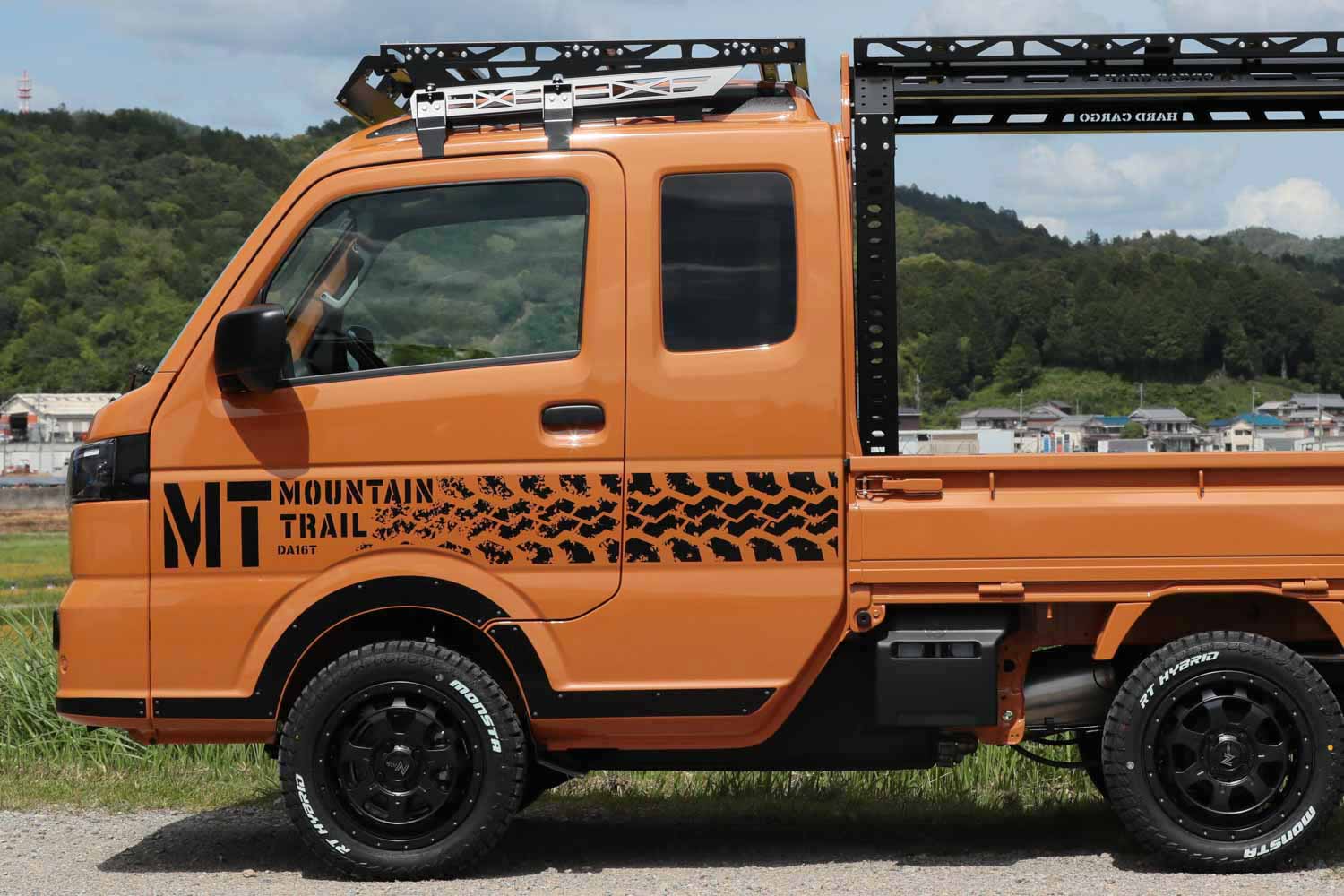 スズキスーパーキャリー８インチ アメ車から乗り換えた究極の相棒は軽トラ！ スズキ「スーパーキャリイ