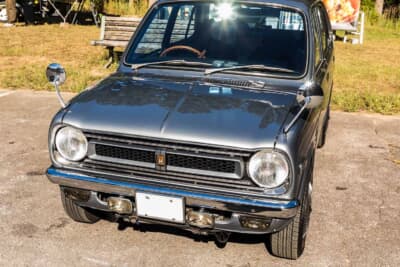 ホンダ ライフ CUSTOM:愛くるしいフェイスが特徴だ。シルバーに再塗装され程よいカスタムも心地よい