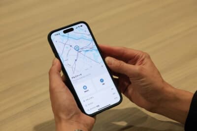 スマートフォンの専用アプリで愛車の位置情報やセキュリティ状態を確認できるコネクテッド機能の表示画面