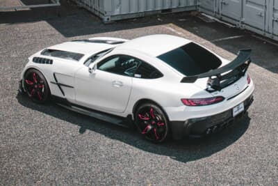 メルセデスAMG GT：カーボンリアウイングとフォージアートホイールでBlack Seriesスタイルに寄せた1台