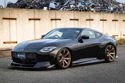 日産 フェアレディZ：ブロンズのフォージドVRF01を履いたKR-RZ34RR、前上がりを整えるフロントハーフスポイラーが精悍