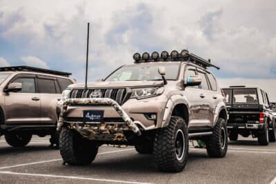 トヨタ ランドクルーザープラド：マッシブなイメージの150型ランドクルーザープラド。純正のイメージも程よくキープ