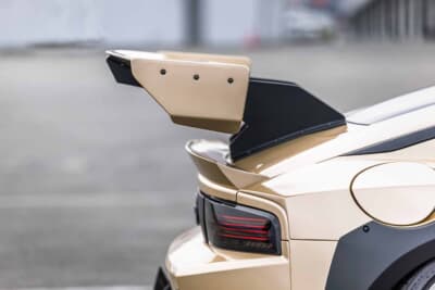 日産 フェアレディZ:後方へストレッチしたGTウイング。商品化され販売されている