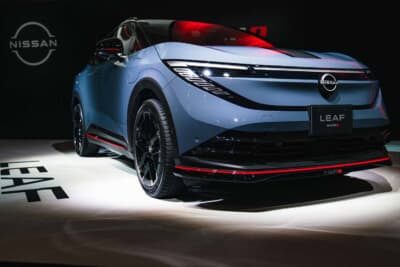 日産 リーフNISMO：エアガイド機能を持つ専用コーナーフィニッシャーとレッドアクセントが精悍なフロントまわり