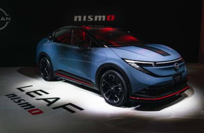 日産 リーフNISMO：専用色NISMOステルスグレーはパールやメタリックを排したソリッドカラーとなる