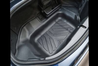 マツダ ロードスター：トランク形状に合わせた車種専用設計を採用し置くだけでピッタリと収まる高いフィット感を実現