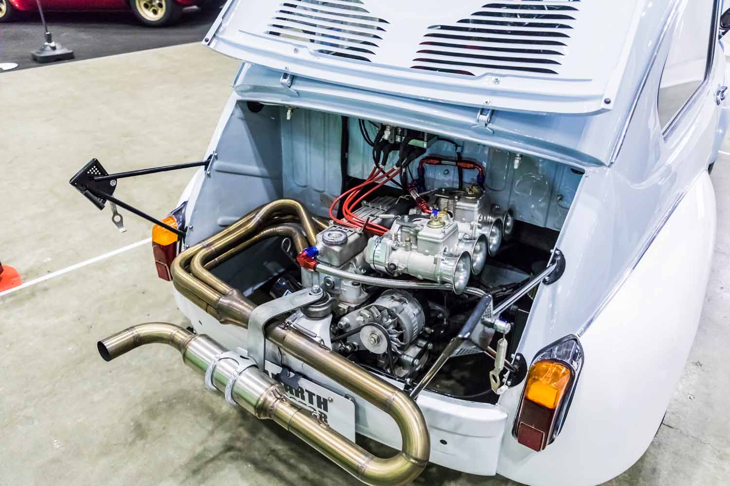 フィアット「600」をベースに名車を完全再現。現代技術で蘇った