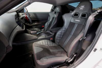 日産 フェアレディＺ：ブリッド製ベースのZ-SPORTエディションシートを左右に配置