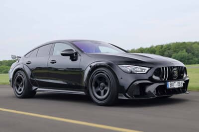 メルセデスAMG GT63 S:BOT BB8のナンバーを付けたブラバスコンプリートで、専用エアロと大径ホイールを纏う