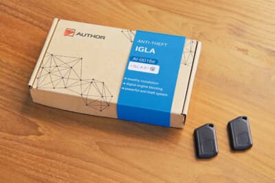 オーサーアラーム イグラ2プラス:CAN通信と融合する次世代デジタルイモビライザー。専用キーフォブ2個が付属する