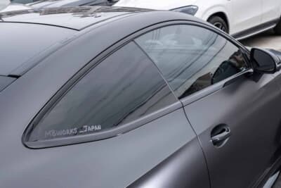 メルセデスAMG CLE53：ドアミラーはラッピングで仕上げ質感違いの黒を細部にまで効かせた