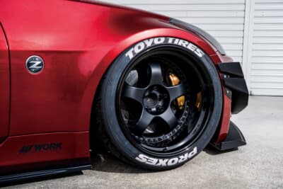 ニッサン フェアレディZ:ワーク・マイスターM1はF19×10.5J -44を装着、金色キャリパーが映える