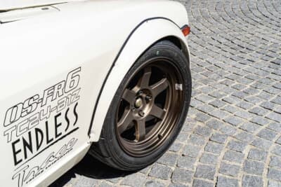 日産 フェアレディZ:TE37Vの17インチ化とADVAN A050で足下を固めたオーバーフェンダースタイル