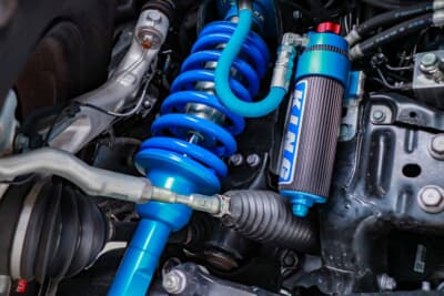 レクサス GX550:B4Lでインストールされたオンオフ両立の高性能なKINGショック(フロント)