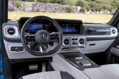 メルセデスAMG G63：Dシェイプステアリングとナッパレザーが際立つスポーティなインテリアと大型ディスプレイ