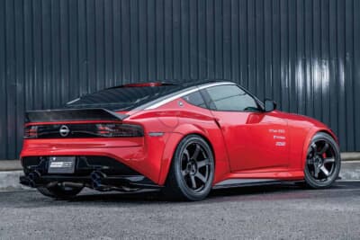 日産 フェアレディZ：オーバーフェンダーとTE37SAGA、フルチタンエキゾーストで武装したモダンクラシックな仕様