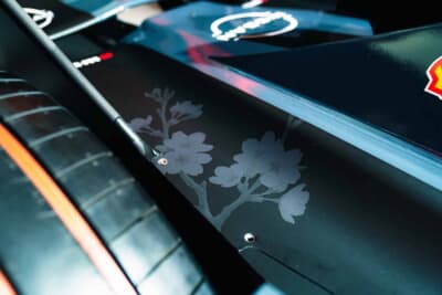 Nissan e-4ORCE 05:ボディに描かれた桜のグラフィック、日本のホームレースを彩る限定デザインの象徴となる
