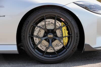 日産 フェアレディＺ：BBS鍛造ホイールとZ SPORT by ENDLESSのモノブロックブレーキキット