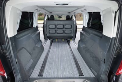 メルセデス・ベンツ Vクラス マルコポーロ:シートを畳みロングレールで前方へ寄せると荷室長1500mmを確保できる広い荷室