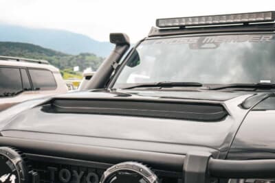 トヨタ ランドクルーザー250：ボンネットにはGMGのフードを装着。印象がガラリと変わった