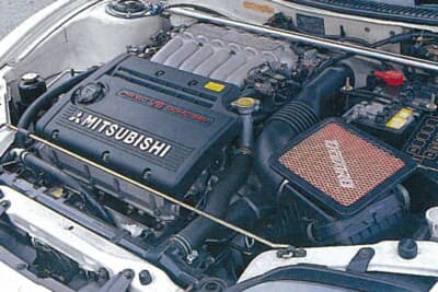 三菱 FTO GPX：エンジン内部はノーマルのまま。6A12型MIVEC V6には、乾式のスーパーフィルターなど吸気系のみ手を入れている