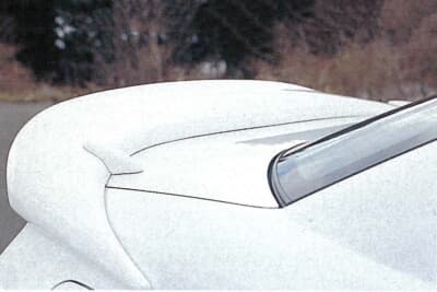 三菱 FTO GPX：小型フィンをデザインしたリアスポイラー。リアビューを精悍に引き締める