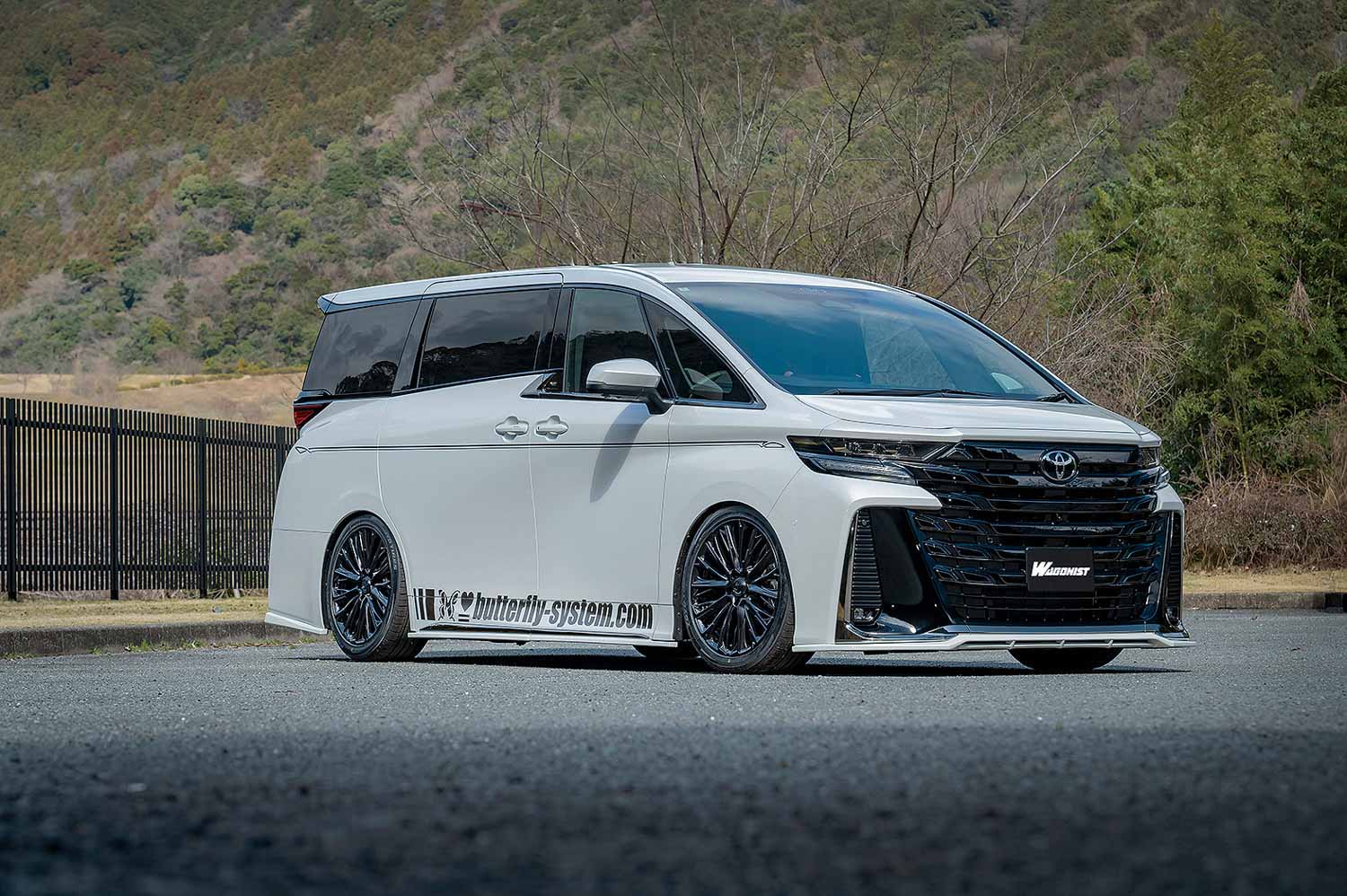 40系アルファードに最大85ミリ深リム。シュティッヒ新作メッシュが放つ