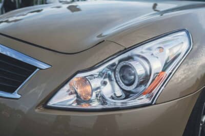 日産 V36スカイライン:前期型のベース車にUS後期型のヘッドライトやフロントグリルを移植しINFINITIのG37やQ40の雰囲気を再現
